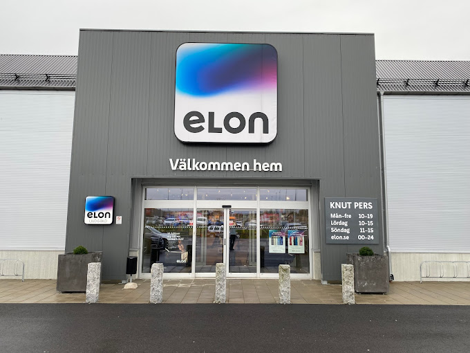 Elon Knut Pers entré till butiken i Skurup