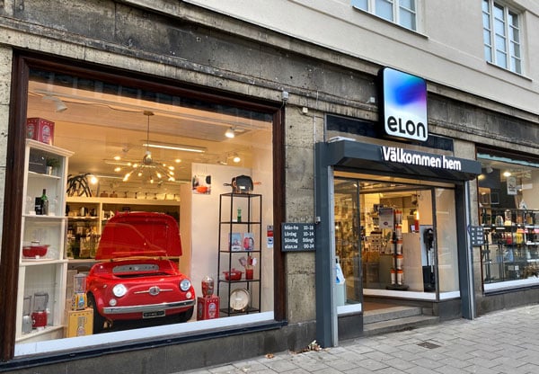 Elon Knut Pers entré till butiken i Värnhem